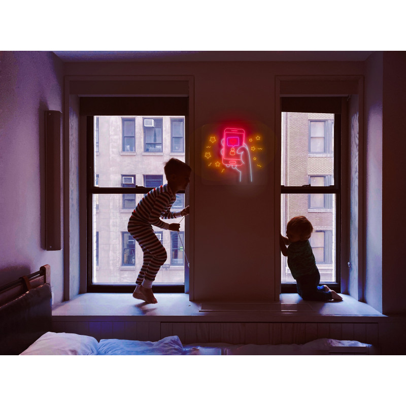 NEON LED SILUETA MOVIL, LIGHTSANDWIRES